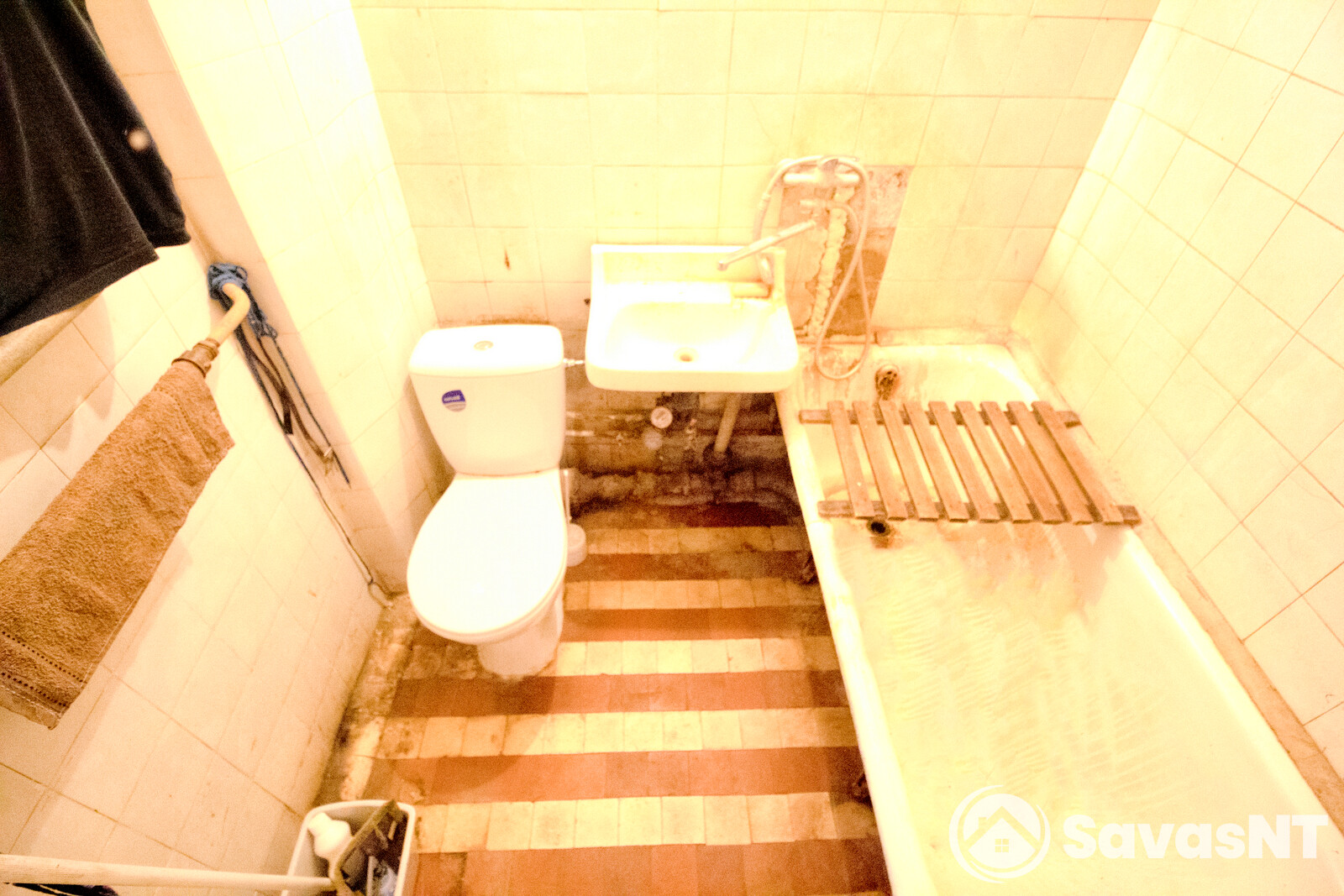 Renovuotama name, Žirmūnuose parduodamas vieno kambario butas.