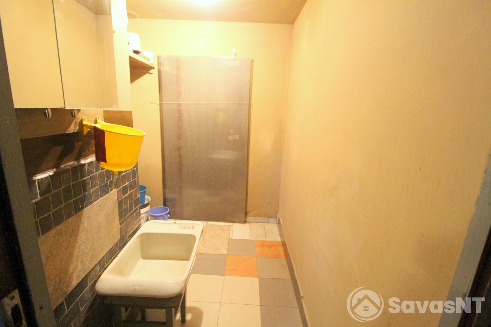 Lenkų g. Naujininkuose išnuomojamas 2 kambarių 33 kv.m butas su atskiru įėjimu.