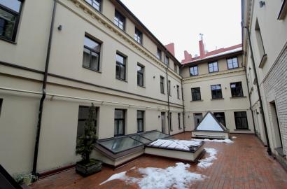 Nuomojamas 2 kambarių butas Šv. Stepono gatvėje