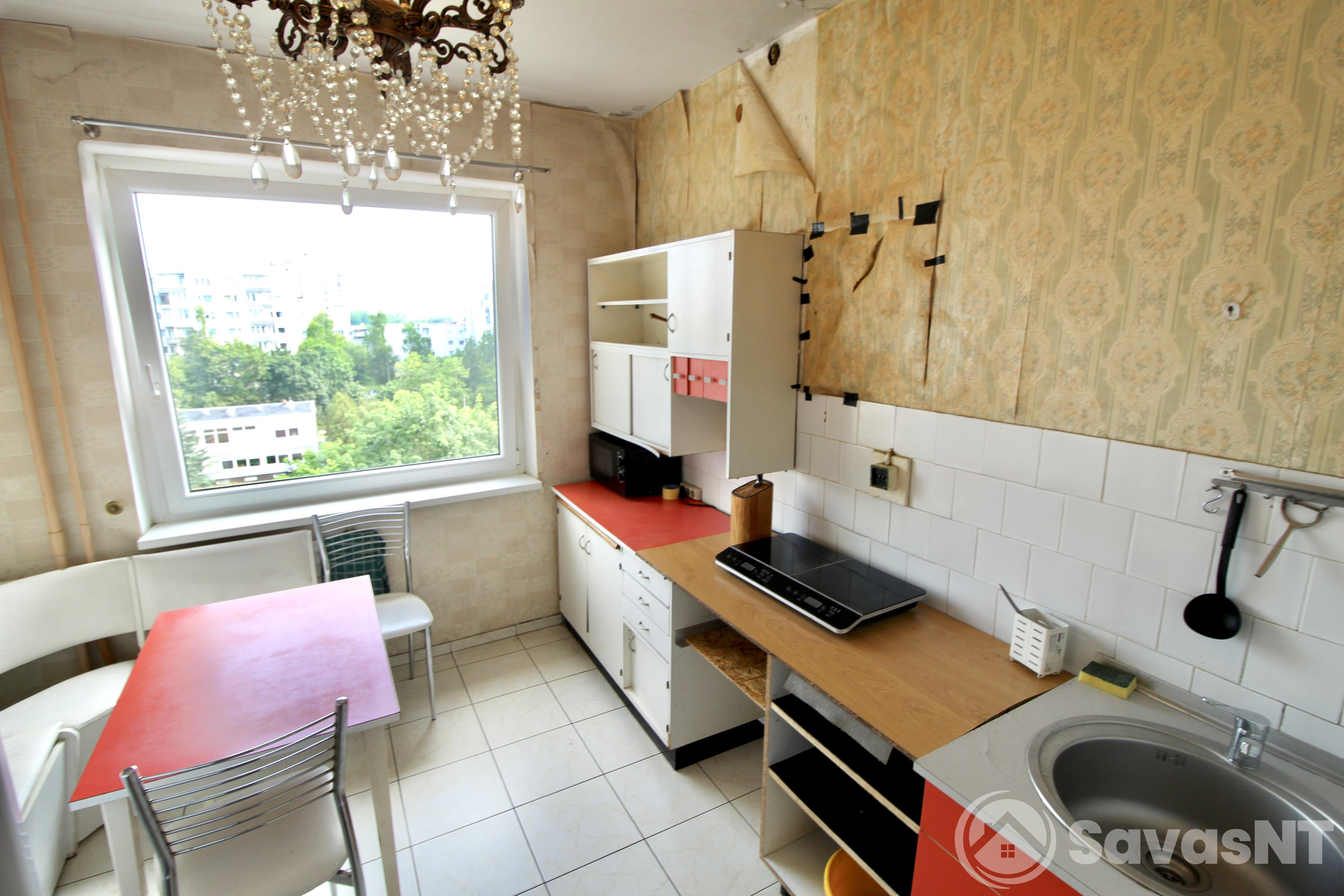 Nuomojamas keturių kambarių butas Ukmergės g.