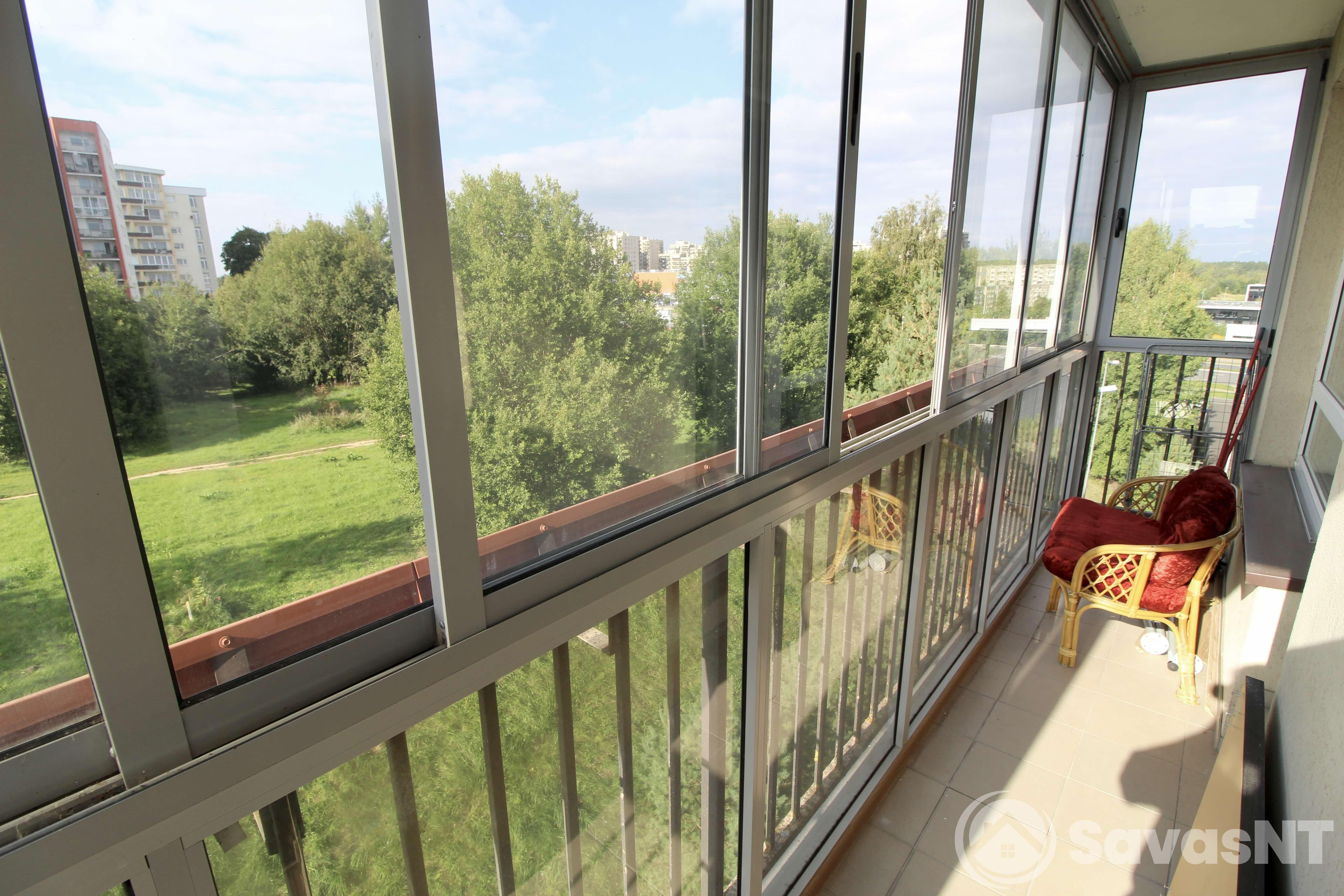 Nuomojamas 3 kambarių butas Ukmergės gatvėje