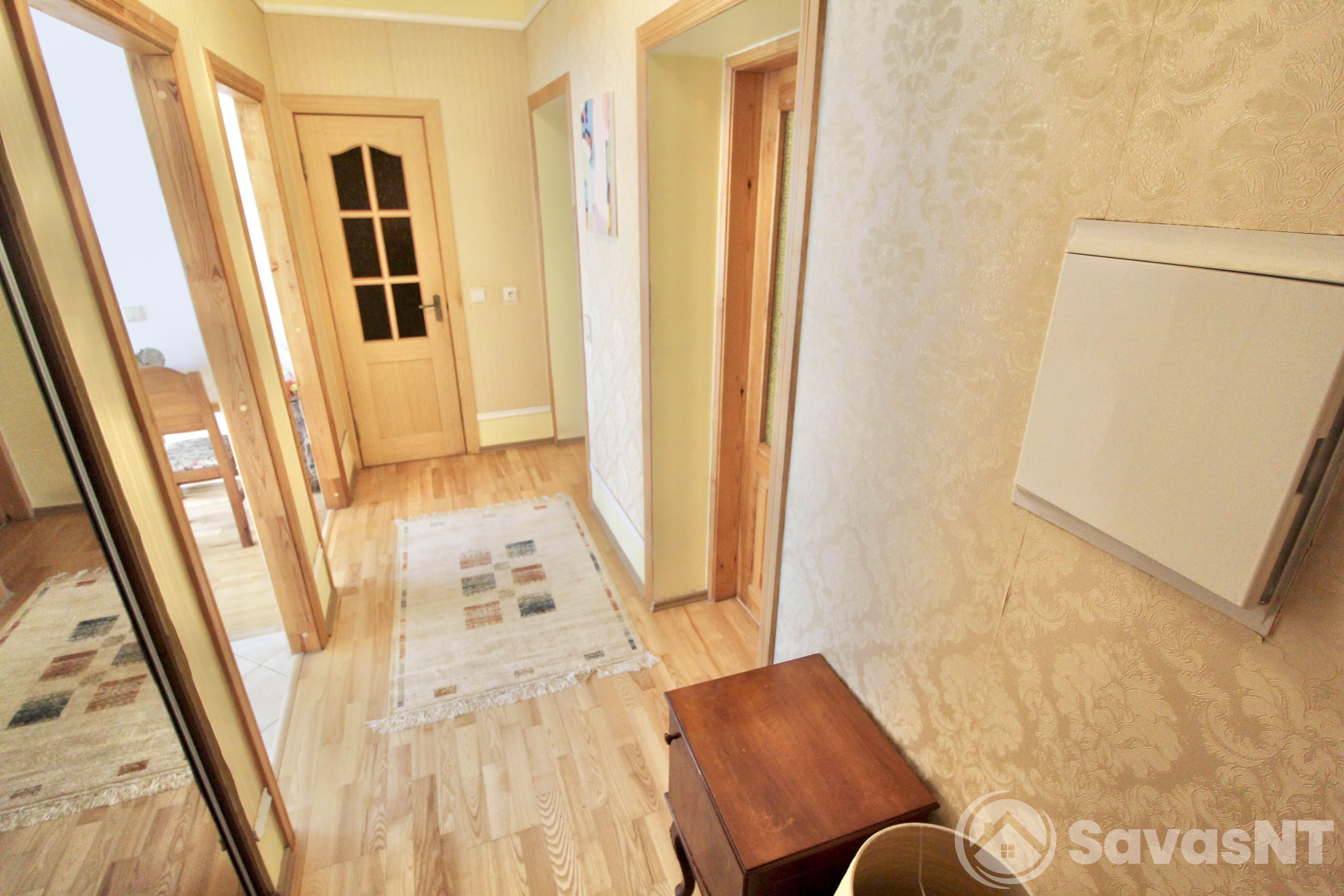 Nuomojamas 3 kambarių butas Ukmergės gatvėje