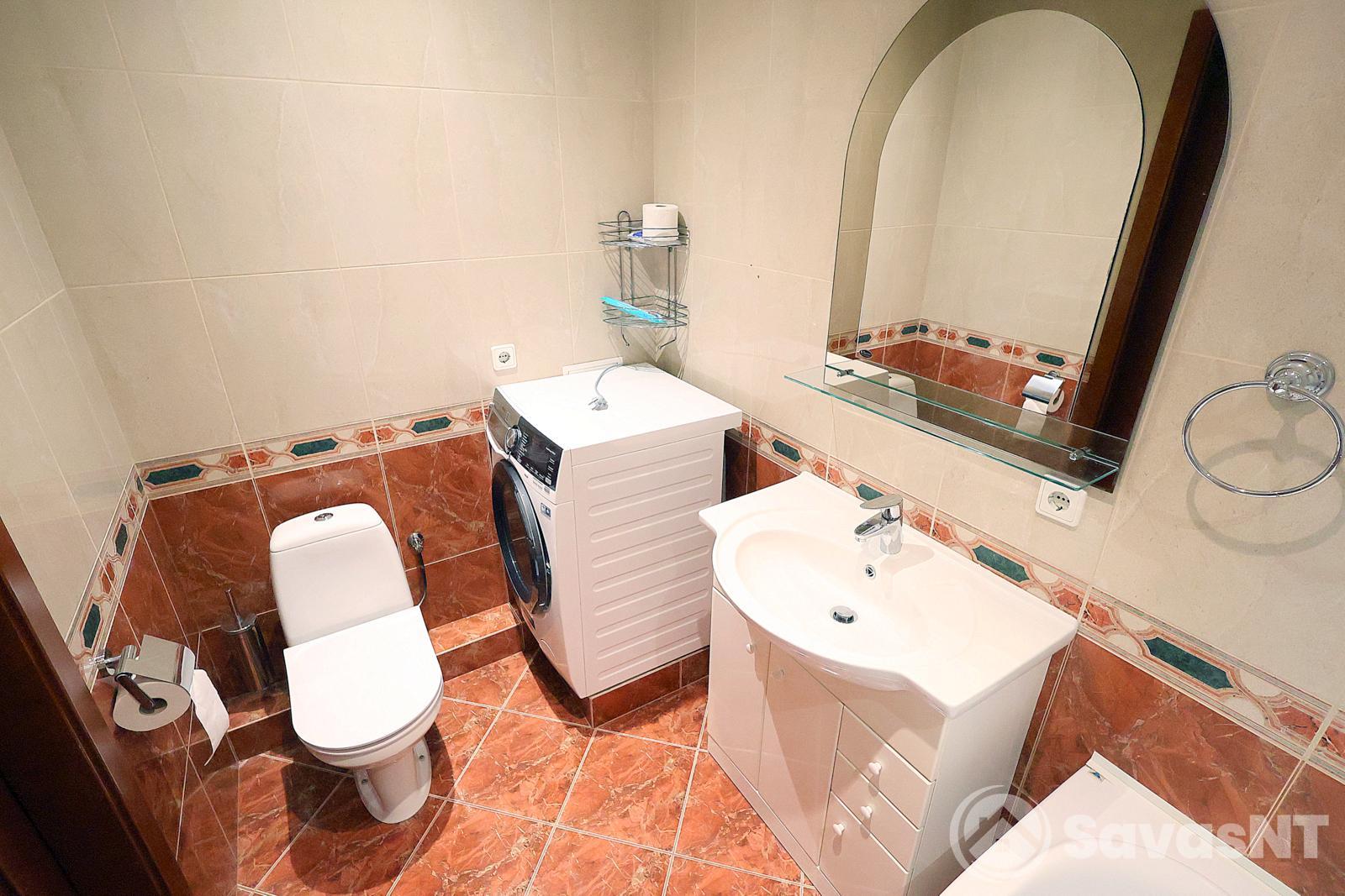 Ateities g. šalia PC Mandarinas nuomojamas trijų kambarių butas