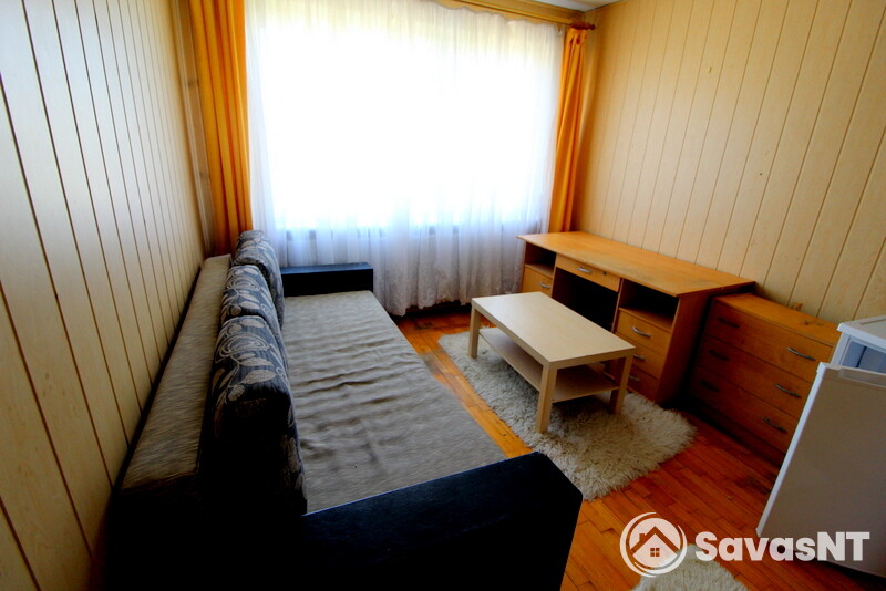 Nuomojamas kambarys 4 kambarių bute