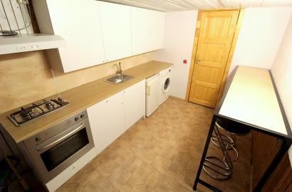 Butas/kotedžas su parkavimo vieta Lazdynėliuose, Pakalnučių gatvėje