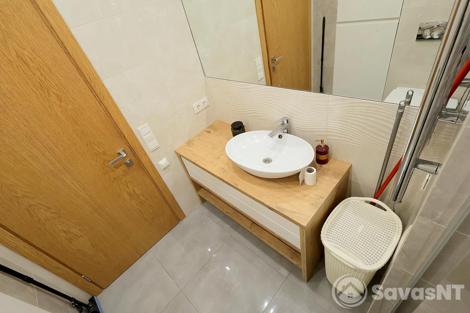 Pieninės gatvėje, Žveryne, nuomojamas dizainerių įrengtas dviejų kambarių butas