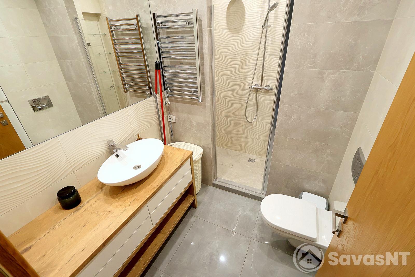 Pieninės gatvėje, Žveryne, nuomojamas dizainerių įrengtas dviejų kambarių butas