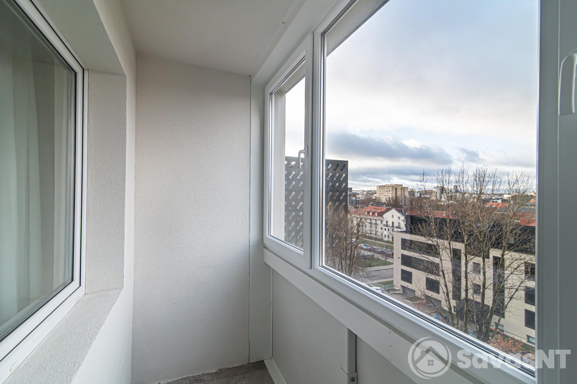 Trijų kambarių buto nuoma Rinktinės g.