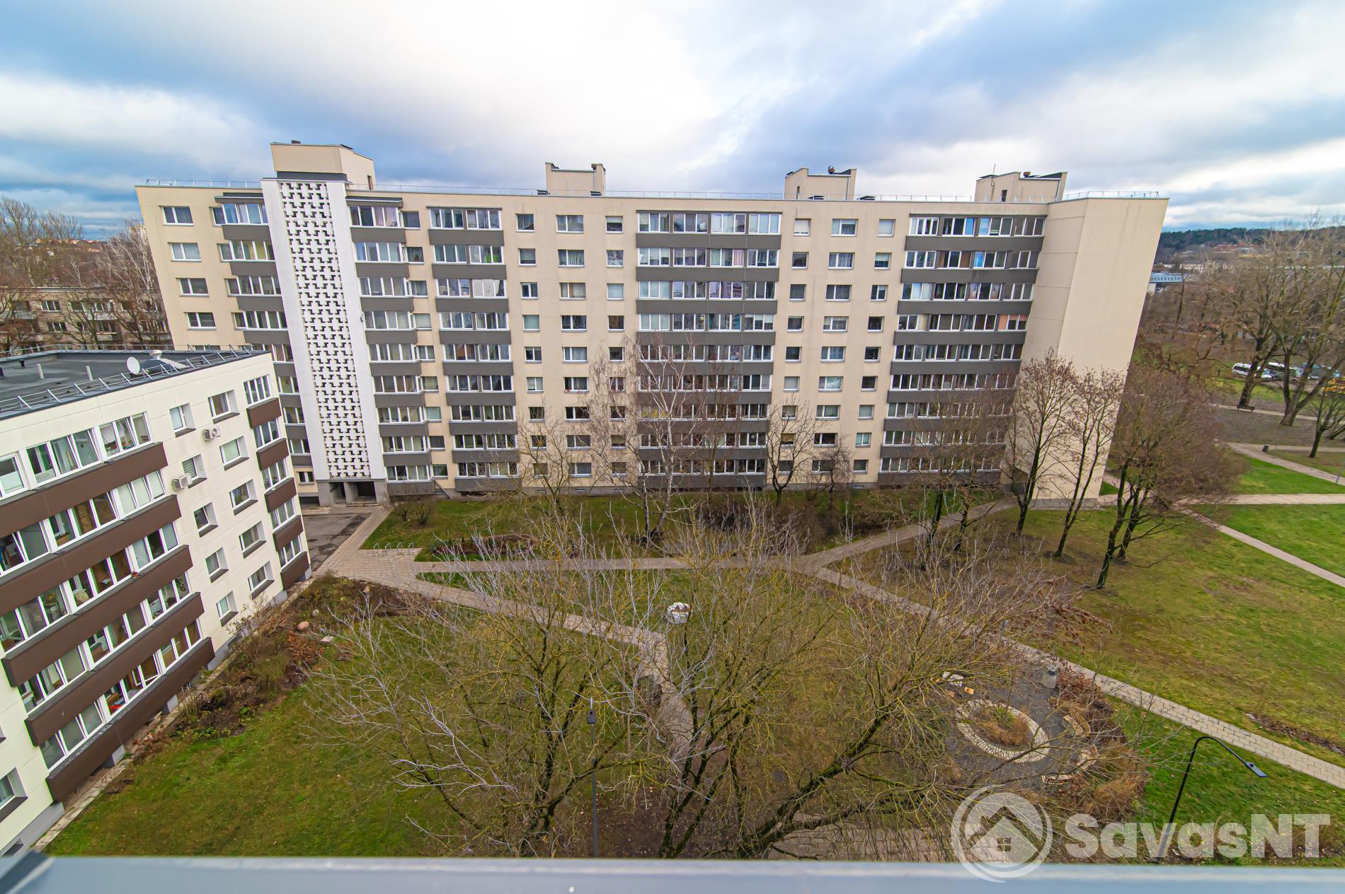 Trijų kambarių buto nuoma Rinktinės g.