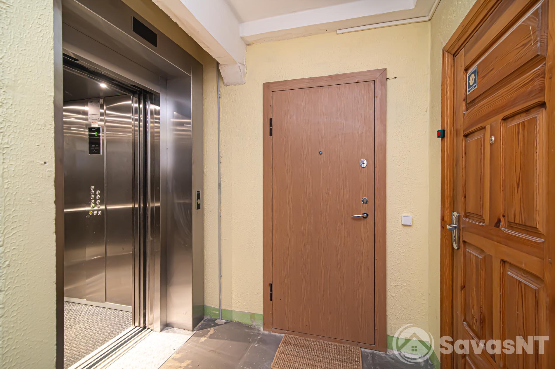 Trijų kambarių buto nuoma Rinktinės g.