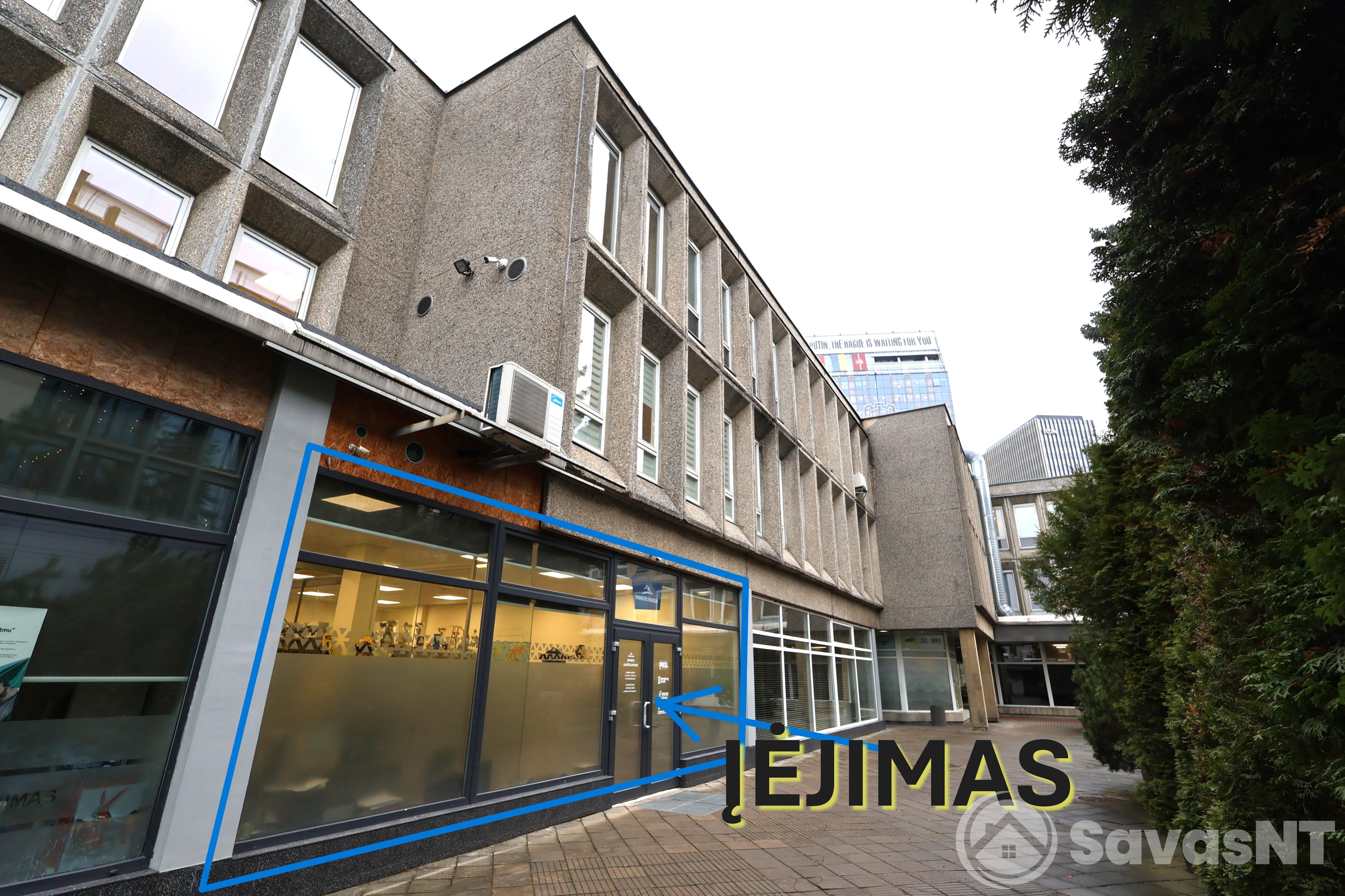 Konstitucijos prospekte PIRMAME AUKŠTE, SU ATSKIRU ĮĖJIMU nuomojamos 96,91 kv.m. patalpos