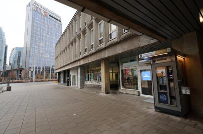 Konstitucijos prospekte, Šnipiškėse, nuomojama 302,10 kv.m. PARDUOTUVĖ  225,99 kv.m. SU PRIKLAUSANČIU SAUSU RŪSIU 76,11 kv.m.