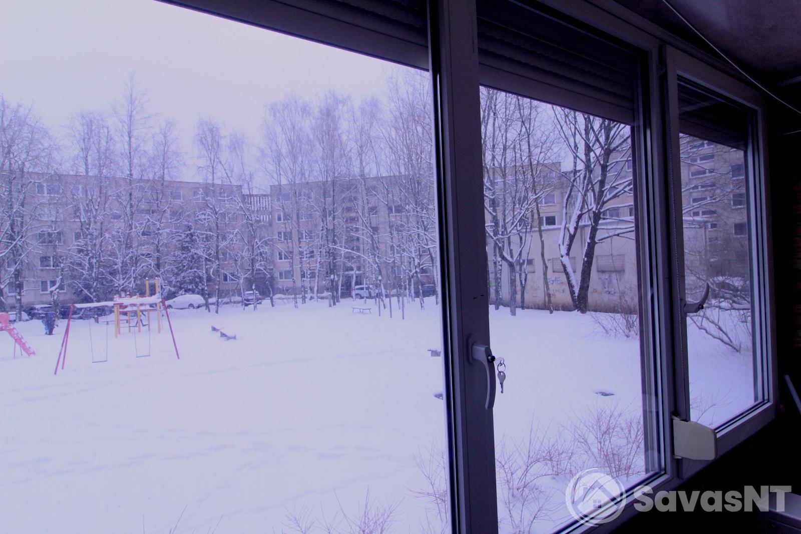 Viršuliškėse nuomojamas naujai suremontuotas dviejų nepereinamų kambarių butas