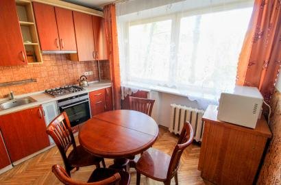 Nuomojamas TRIJŲ ATSKIRŲ kambarių butas A. Vivulskio g.
