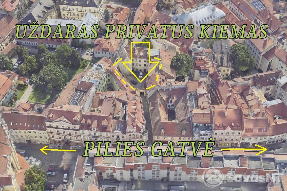 Pačiame Vilniaus miesto senamiestyje, Literatų gatvėje, parduodamas dviejų kambarių butas