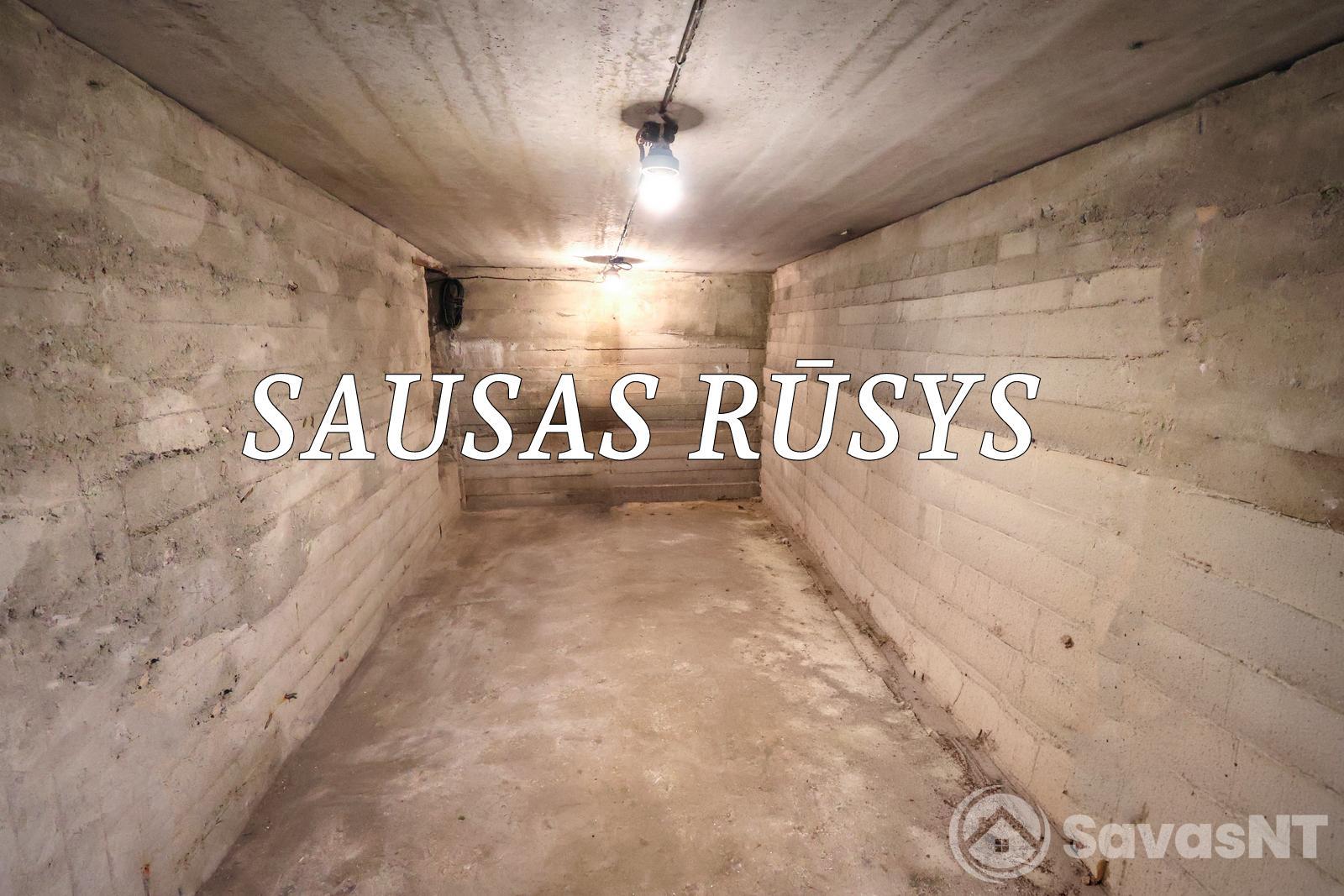 Antakalnyje, Vinciūniškių soduose parduodamas 6,18 arų sklypas su namu