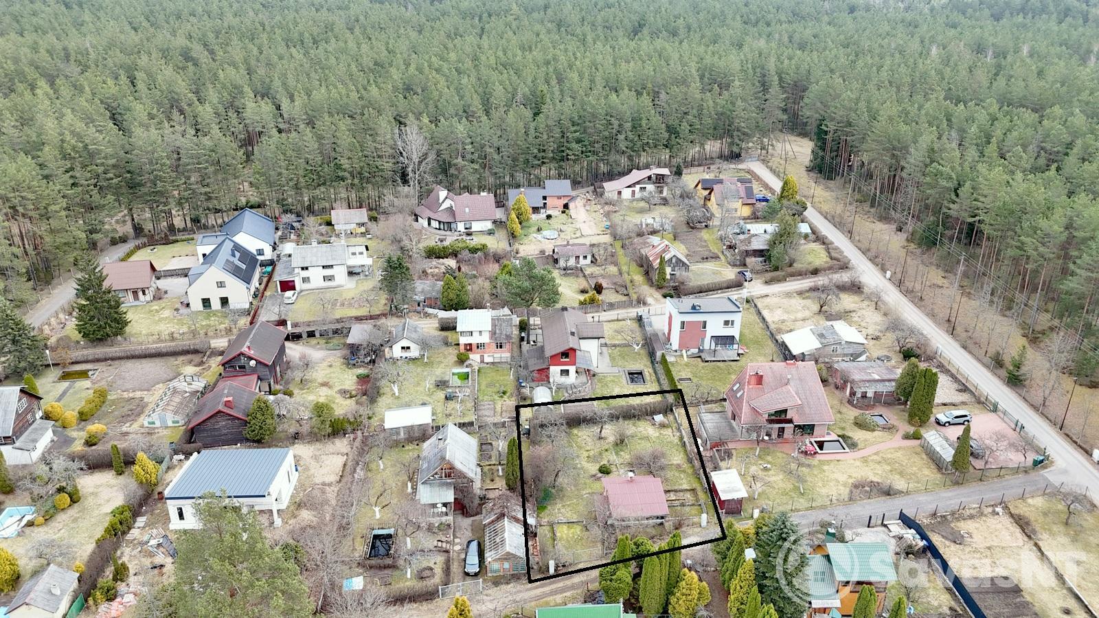 Antakalnyje, Vinciūniškių soduose parduodamas 6,18 arų sklypas su namu