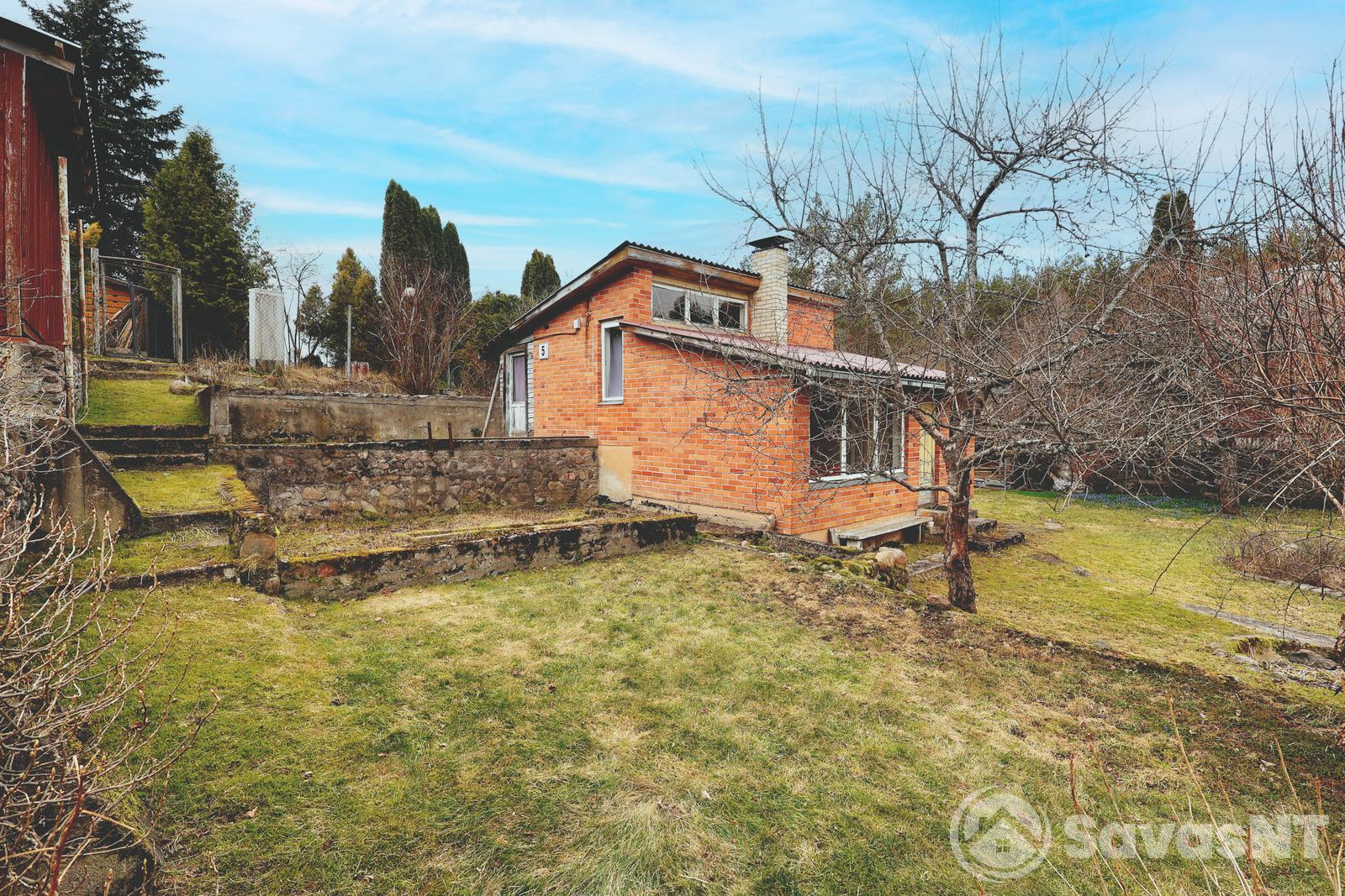 Antakalnyje, Vinciūniškių soduose parduodamas 6,18 arų sklypas su namu