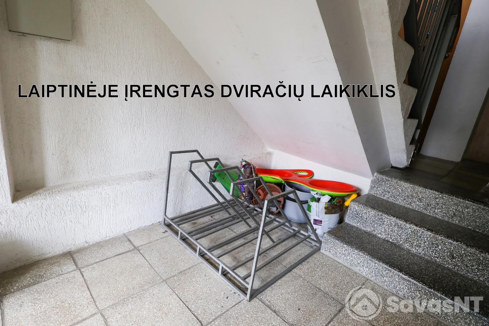 Šilo gatvėje parduodamas dviejų kambarių butas su nuosavu žemės sklypu!!!!