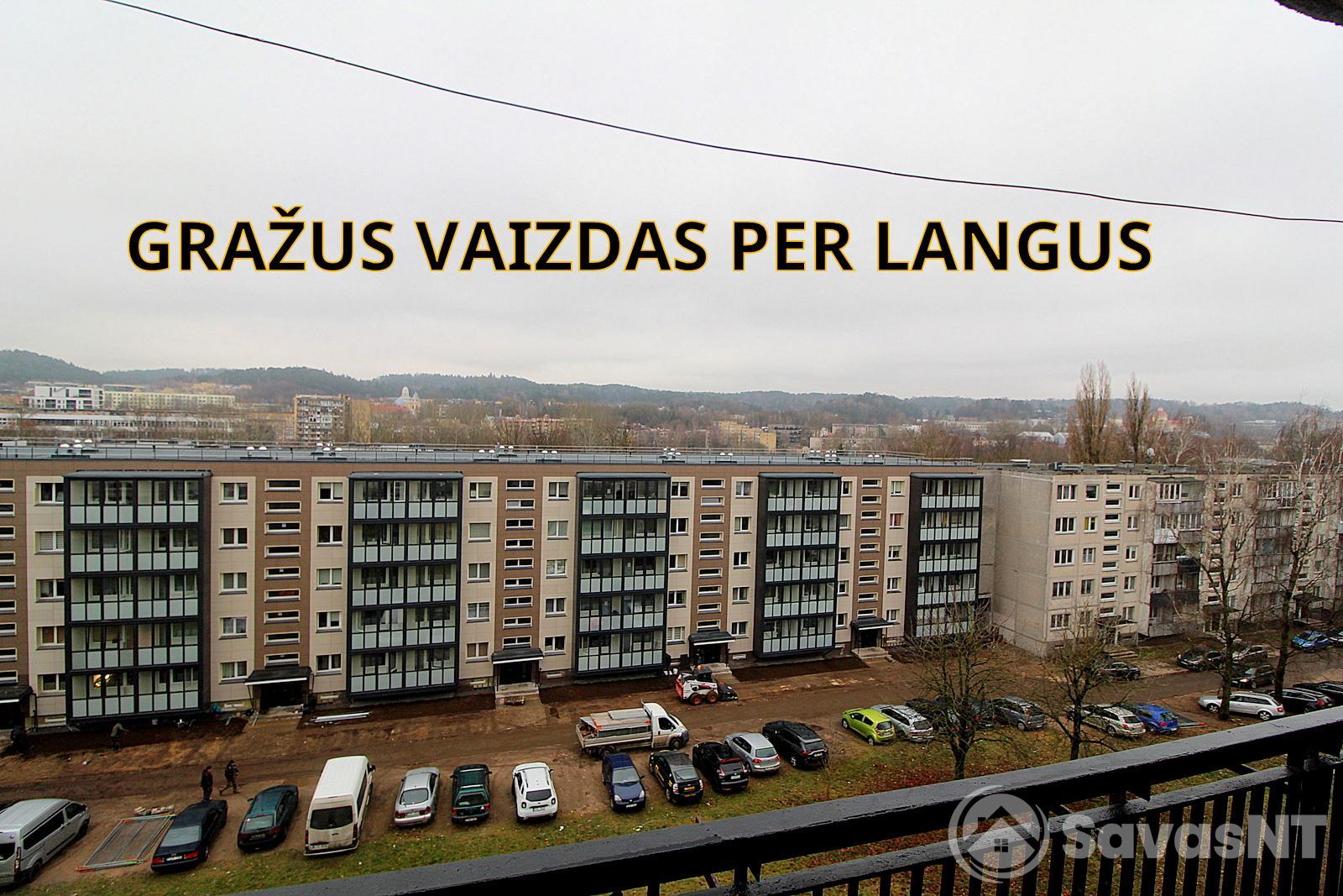 Parduodamas suremontuotas dviejų kambarių butas Žirmūnuose