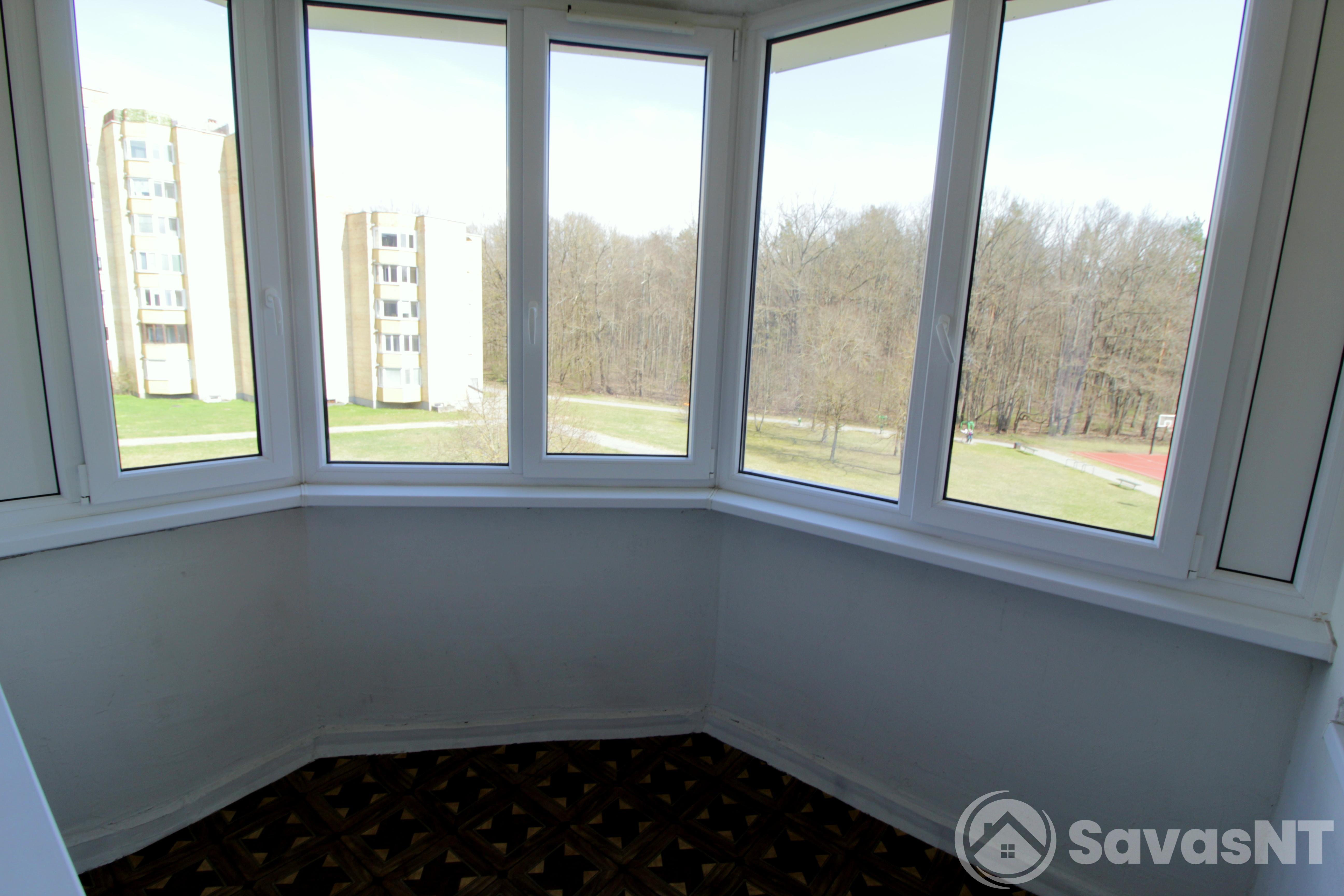 Nuomojamas vieno kambario butas Žaliųjų ežerų g.