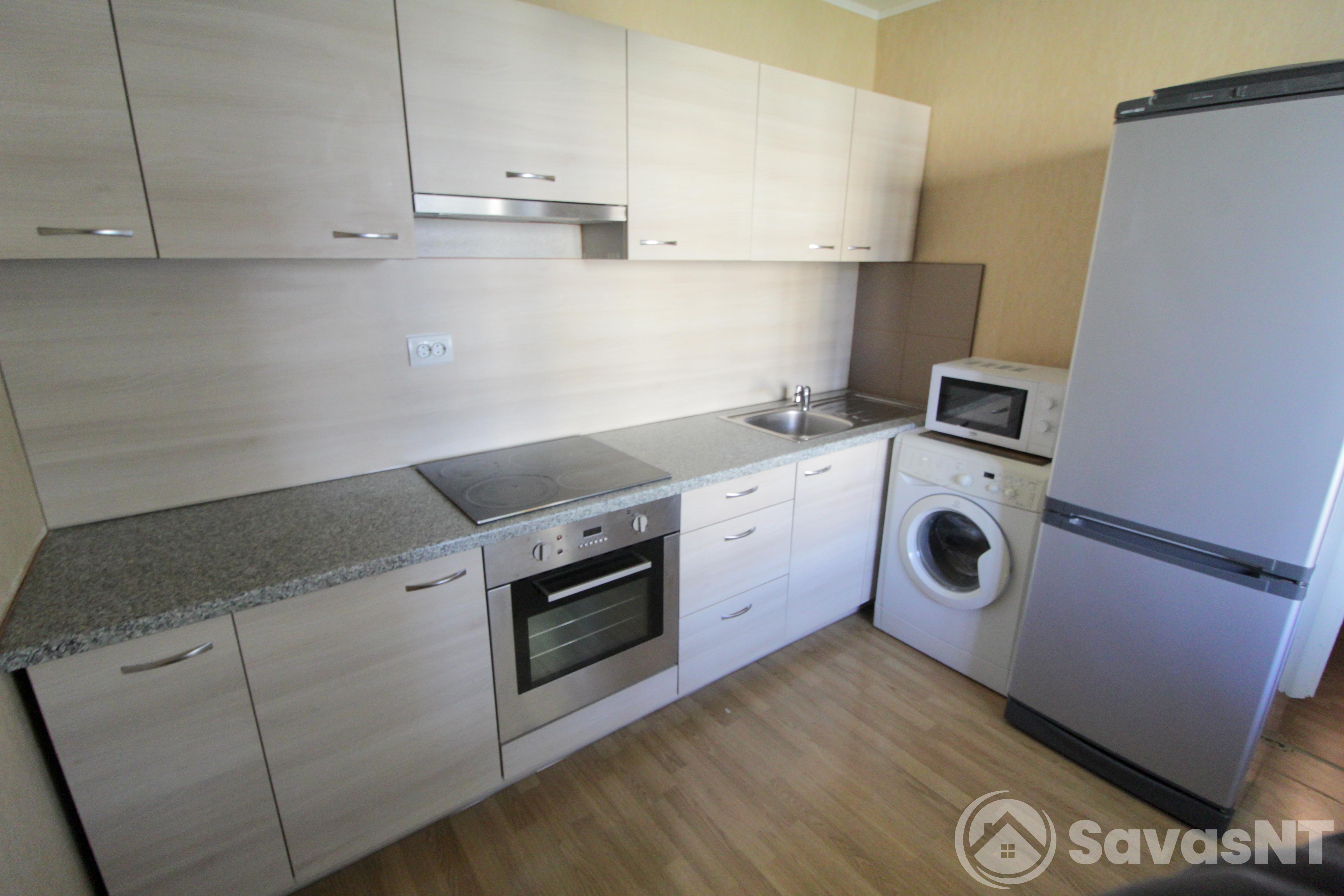 Nuomojamas vieno kambario butas Žaliųjų ežerų g.