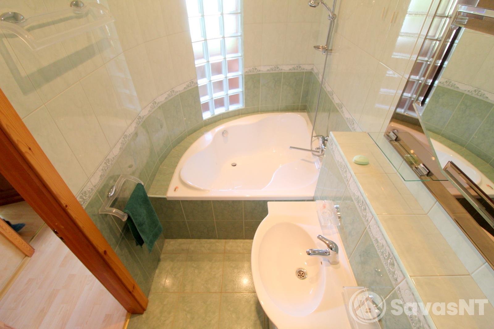 Nuomojamas 2k. butas, Savanorių pr 11E