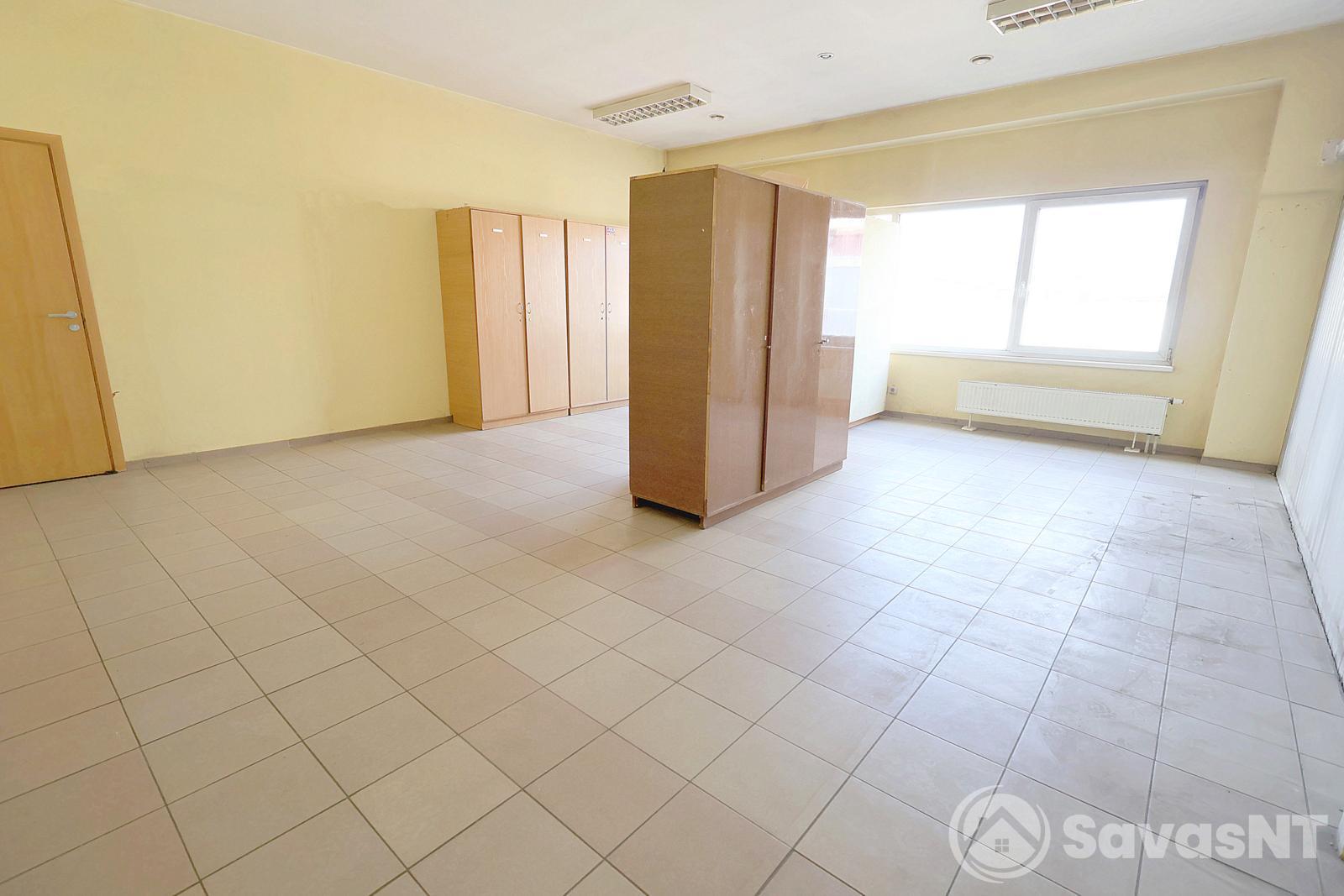 Ateities g.12 , Vilniuje, išnuomojamos 130 kv.m. ploto patalpos