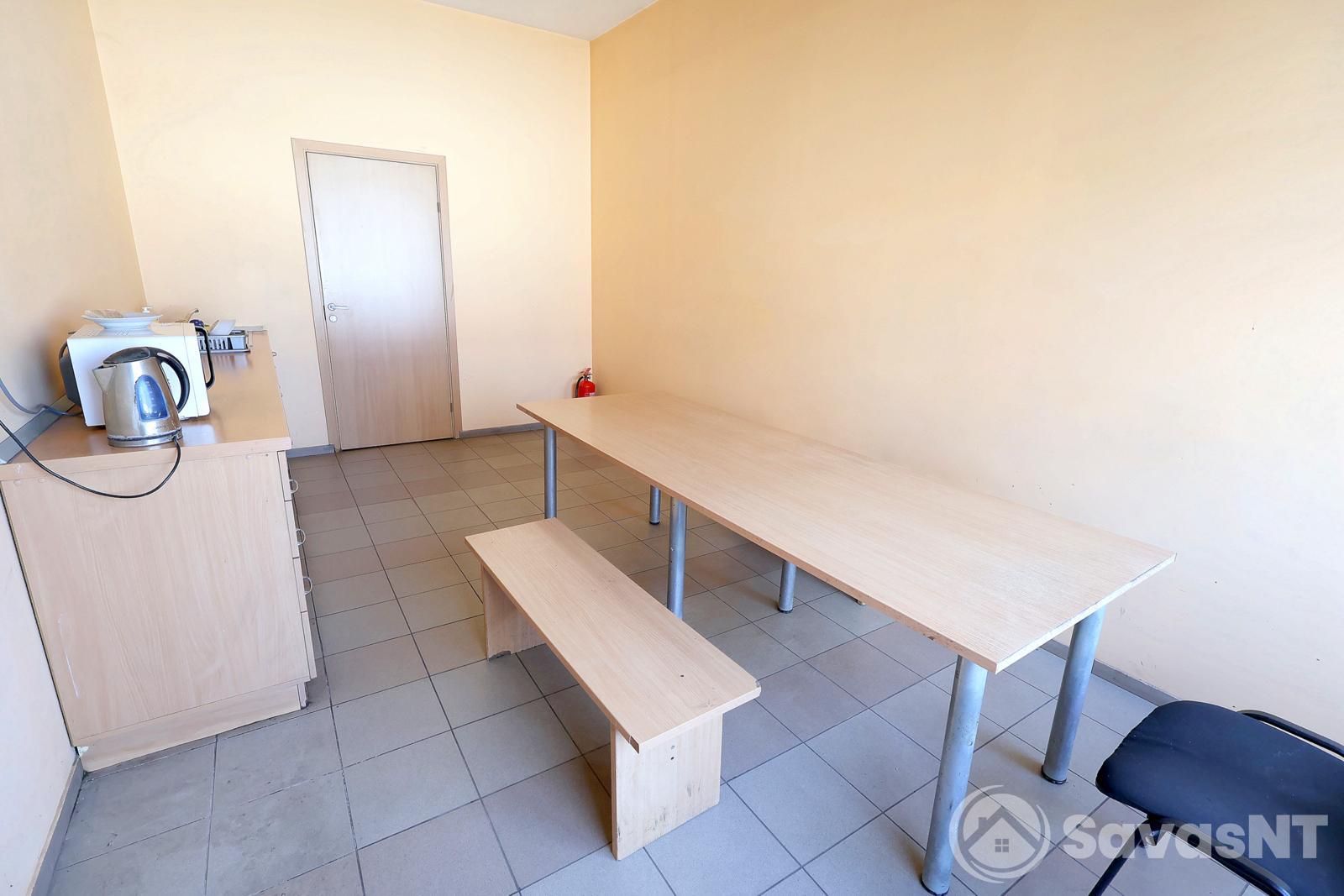 Ateities g. išnuomojamos 100 kv.m. ploto komercinės patalpos