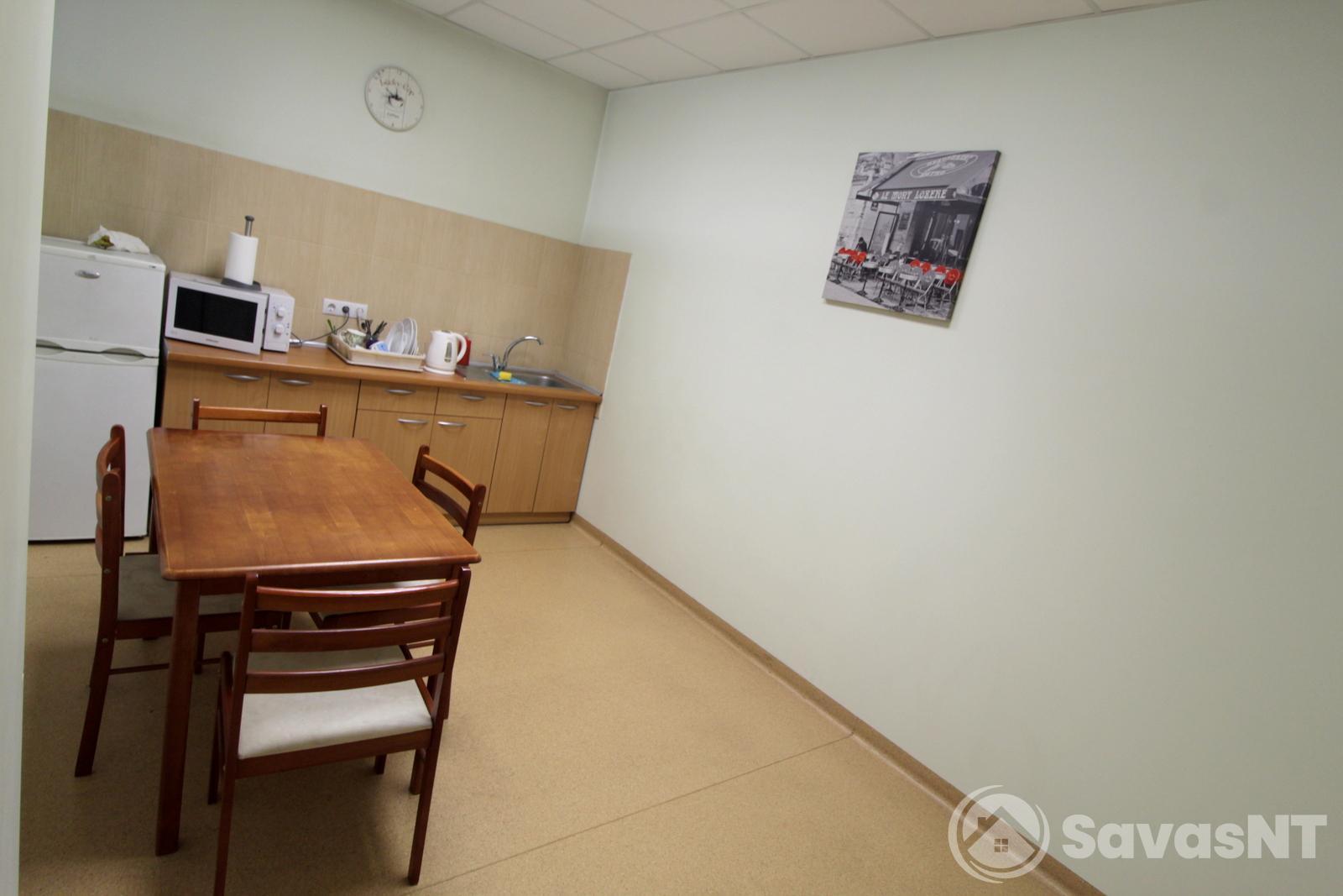 Ateities g.12 , Vilniuje, išnuomojamos 150 kv.m. ploto patalpos