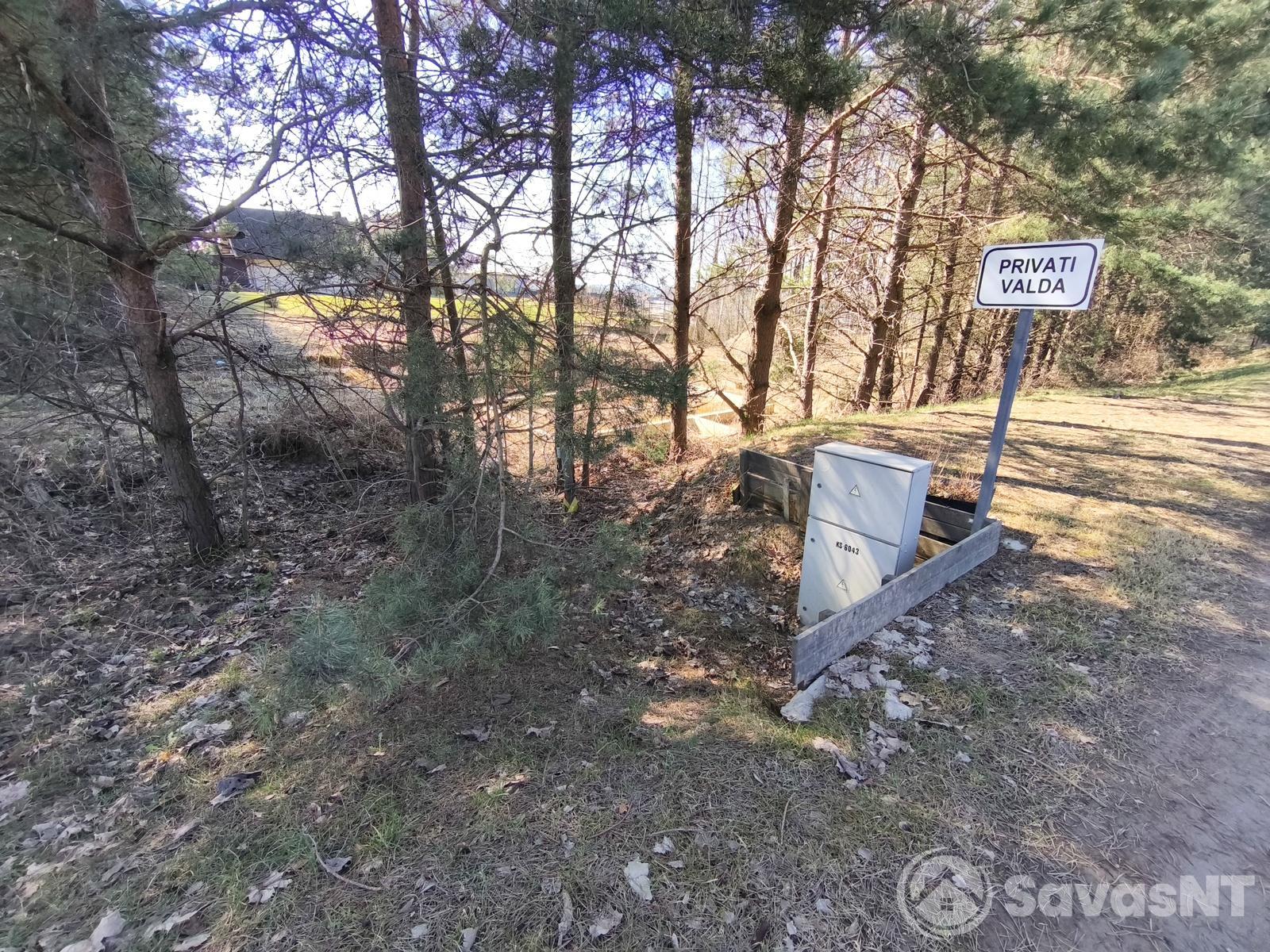 Vilniaus r. sav., Nemėžio sen., Didžiasalio k., Didžiasalio g. 6B parduodamas 12,5 ha NAMŲ VALDOS sklypas.