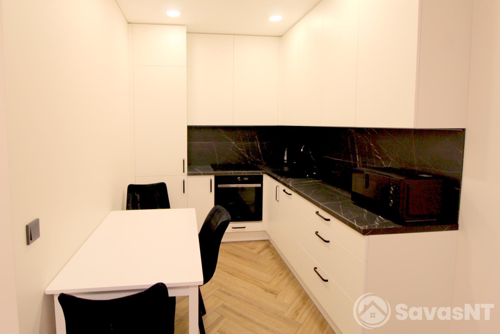 Pilaitėje, Gilužio g. naujos statybos name nuomojamas jaukus 2 kambarių 40 kv.m butas su  PARKINGU