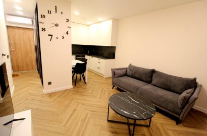 Pilaitėje, Gilužio g. naujos statybos name nuomojamas jaukus 2 kambarių 40 kv.m butas su  PARKINGU