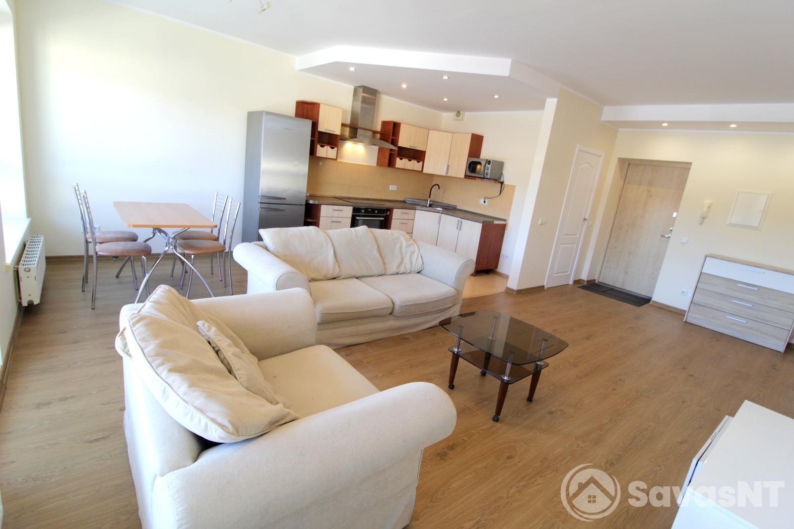 Antakalnyje, Grybo gatvėje, išnuomojamas jaukus  SUREMONTUOTAS 3  kambarių 78 kv. m. butas.