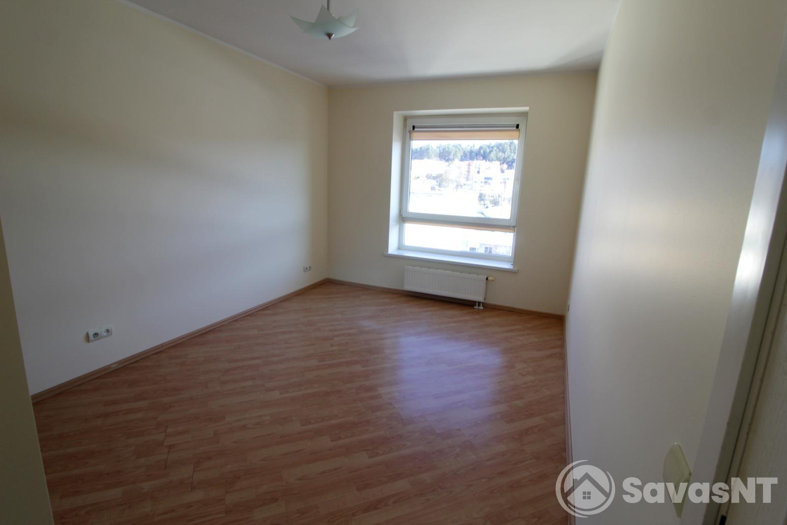 Antakalnyje, Grybo gatvėje, išnuomojamas jaukus  SUREMONTUOTAS 3  kambarių 78 kv. m. butas.