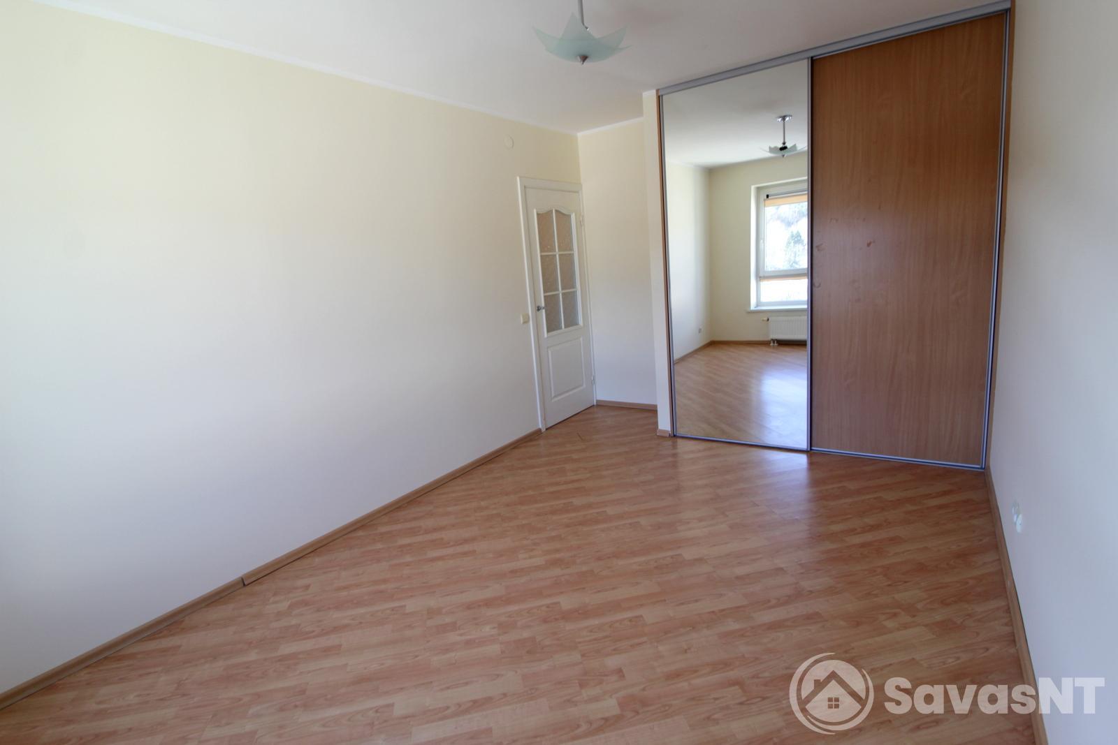 Antakalnyje, Grybo gatvėje, išnuomojamas jaukus  SUREMONTUOTAS 3  kambarių 78 kv. m. butas.