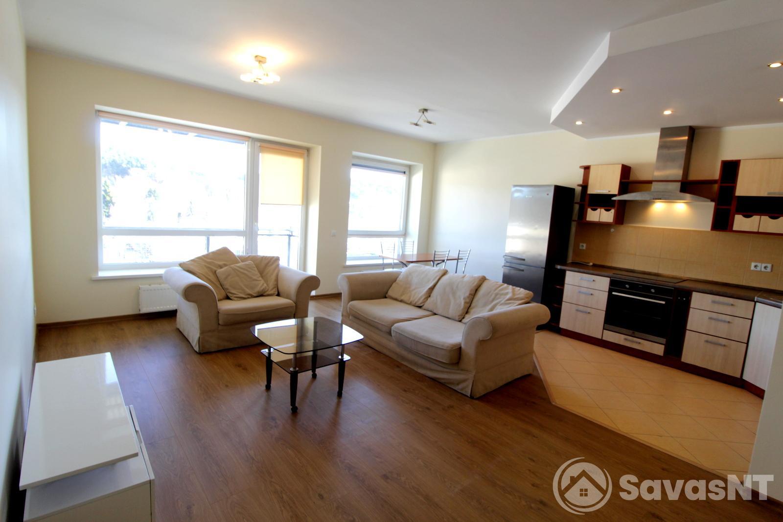 Antakalnyje, Grybo gatvėje, išnuomojamas jaukus  SUREMONTUOTAS 3  kambarių 78 kv. m. butas.