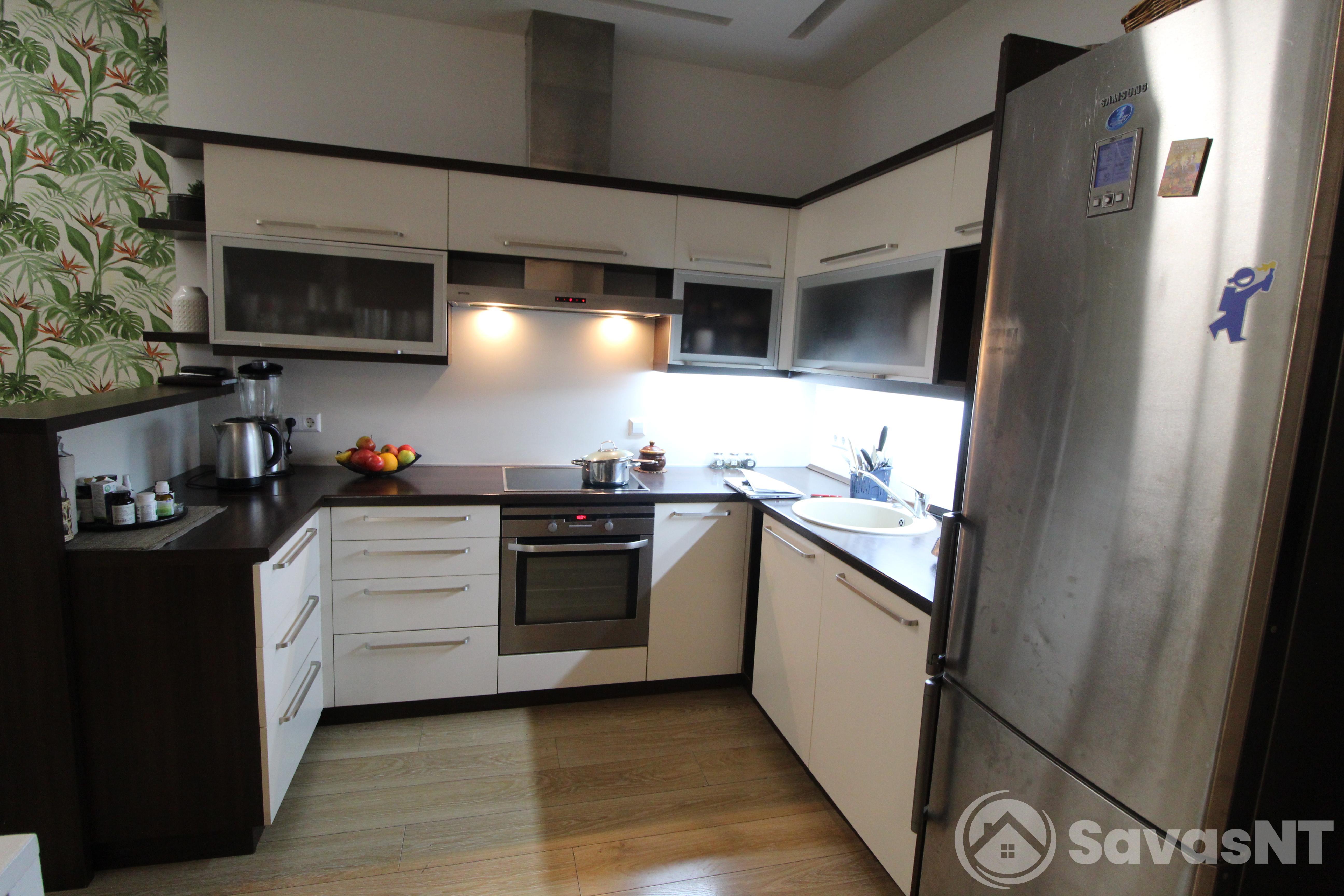 Nuomojamas 2 aukštų kotedžas Pavilnyje