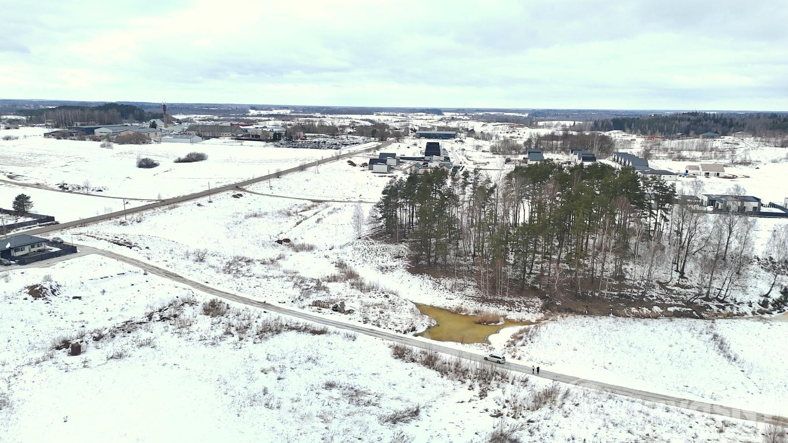 Vilniaus r. sav., Avižienių sen., Pikutiškių k., Vilkų g. 10,5 arų NAMŲ VALDOS sklypas.