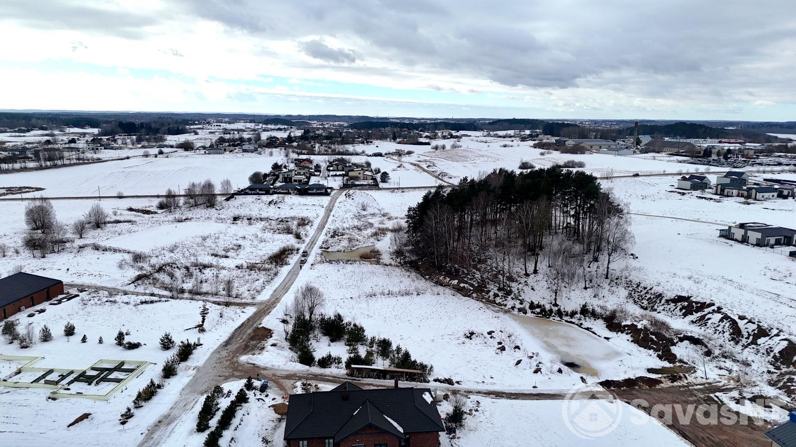 Vilniaus r. sav., Avižienių sen., Pikutiškių k., Vilkų g. 10,5 arų NAMŲ VALDOS sklypas.