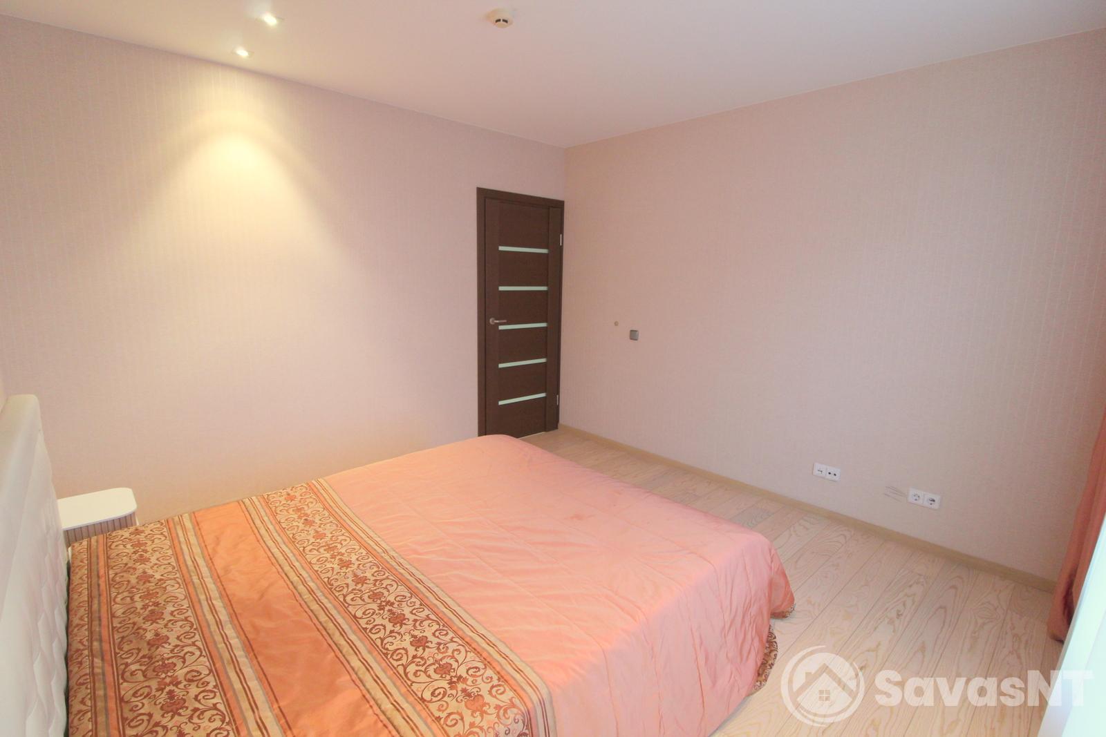 Pilaitėje, naujos statybos name išnuomojamas erdvus 3 kambarių butas.