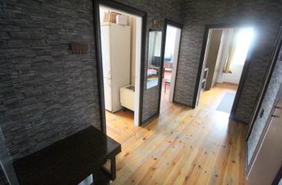 Verkiuose, Popieriaus gatvėje išnuomojamas jaukus ir ERDVUS 3 NEPEREINAMŲ kambarių 63 kv. m. butas.