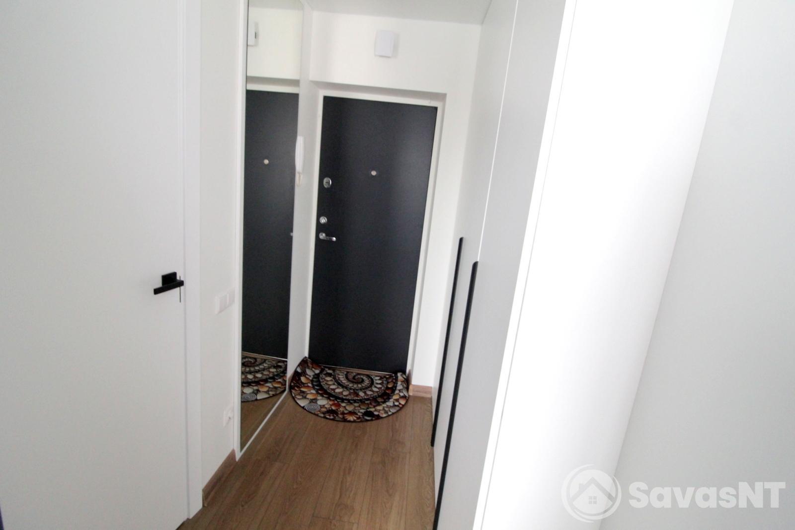 Nuomojamas jaukus SUREMONTUOTAS 1 kambario 25 kv.m butas Statybininkų g. Naujamiestyje.