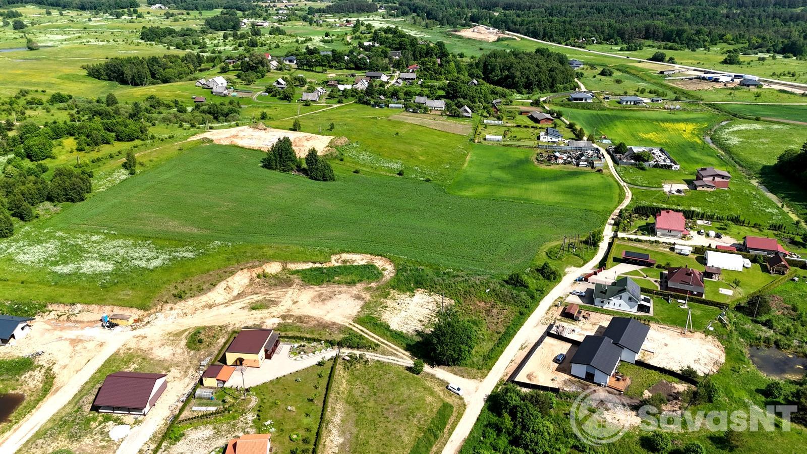 Geroje vietoje, Vaivadiškių k., Zujūnų sen. parduodamas 1,11 ha Žemės ūkio paskirties sklypas.