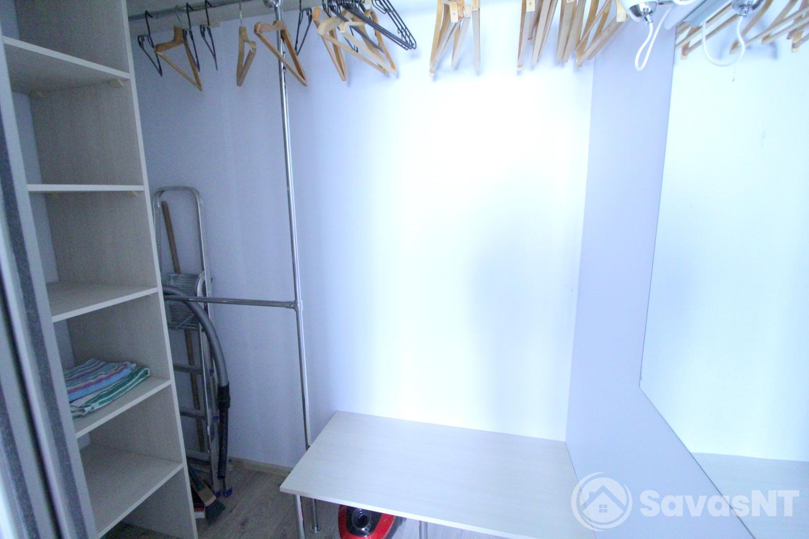 Žirmūnuose, Žirmūnų gatvėje, RENOVUOTAME NAME išnuomojamas ERDVUS IR JAUKUS STILIAUS 2 kambarių 48 kv. m. butas.