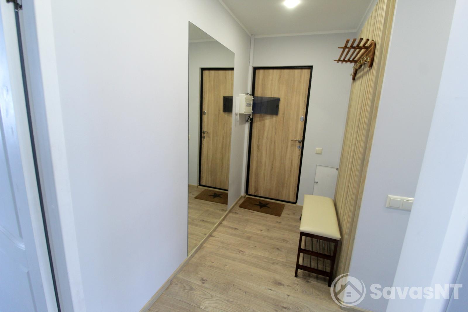 Žirmūnuose, Žirmūnų gatvėje, RENOVUOTAME NAME išnuomojamas ERDVUS IR JAUKUS STILIAUS 2 kambarių 48 kv. m. butas.