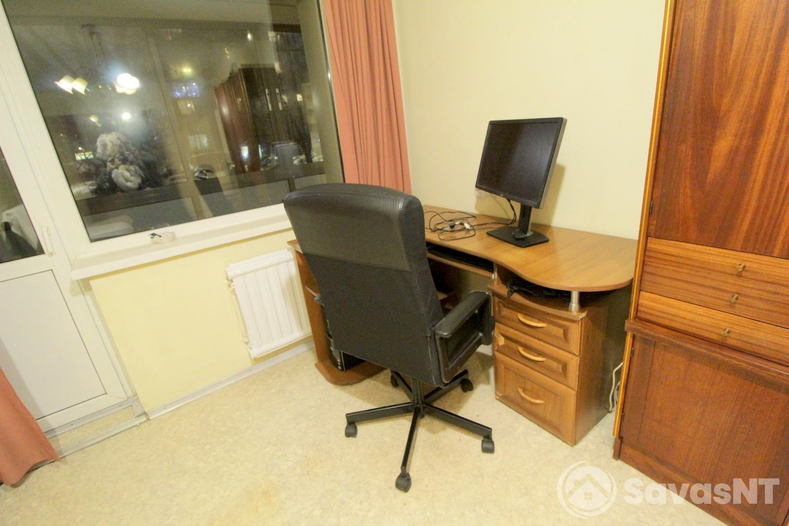 Žirmūnuose, Žirmūnų gatvėje, RENOVUOTAME NAME  išnuomojamas IŠSKIRTINIO STILIAUS 3 kambarių 49 kv. m. butas.